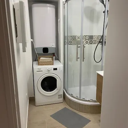 Charming In Montmartre * باريس